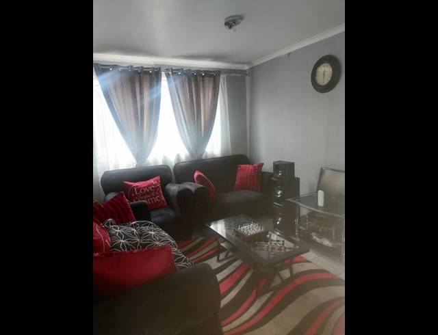 4 BEDROOM HOUSE FOR SALE IN ROSETTENVILLE